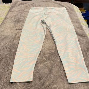 Onzie workout leggings in pastel zebra